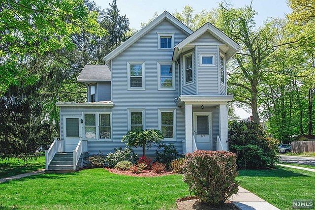 1st image of 372 Fairview Ave
