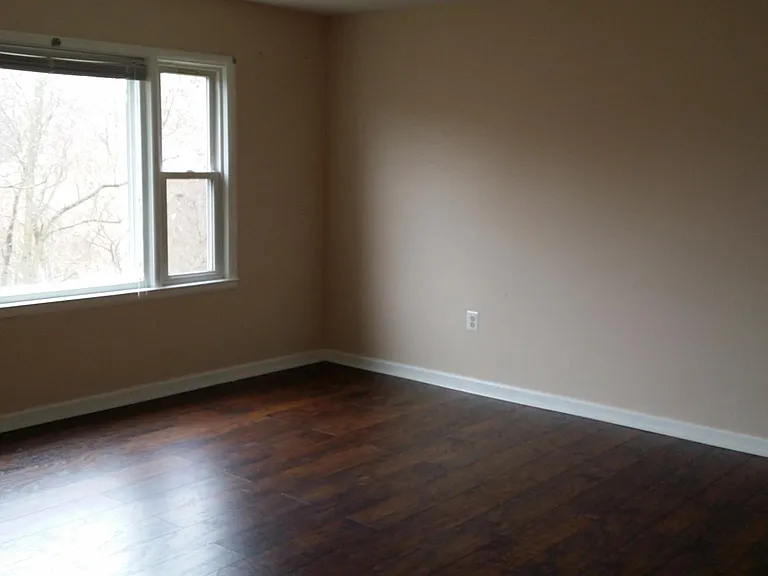 9207 Douglas St #210 — Photo 8