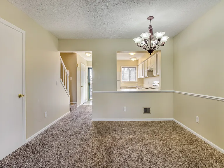 Cedarwood Condos — Photo 11