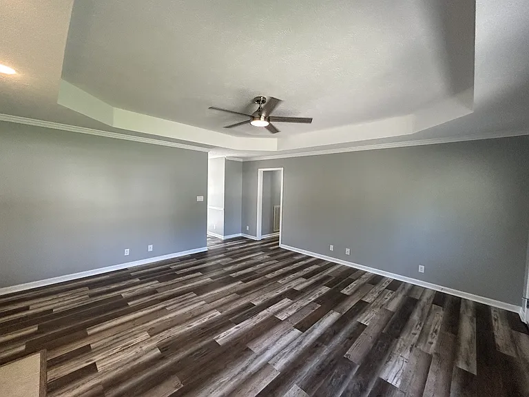 808 Leigh Ann Dr — Photo 3