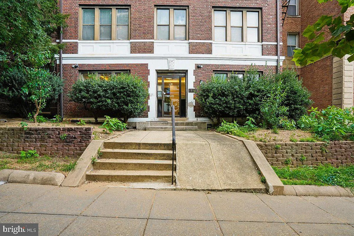 1 bed, 1.0 bath, 875 sqft, $2,895 — Photo 3