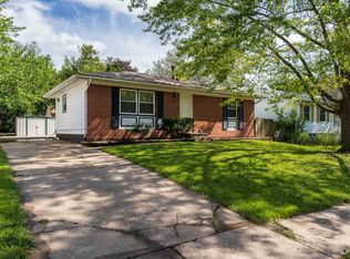 6221 Scott St, Davenport, IA 52806