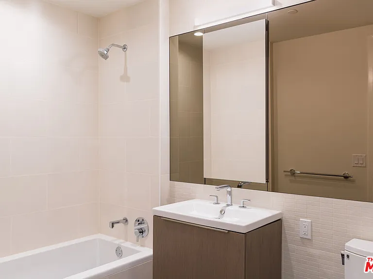 889 Francisco St #1511 — Photo 10