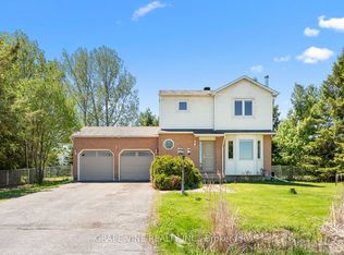 121 Porcupine Trl, Ottawa, ON K0A1T0