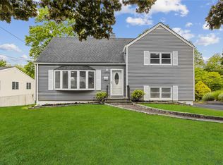 183 Pembrook Dr, Yonkers, NY 10710