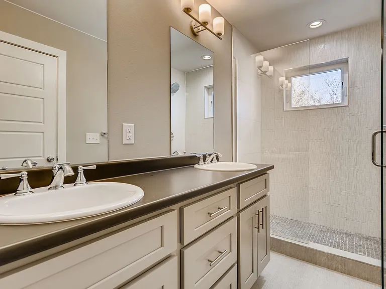 863 N Winona Ct — Photo 7