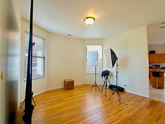 4th image of 449 W Englewood Ave #B