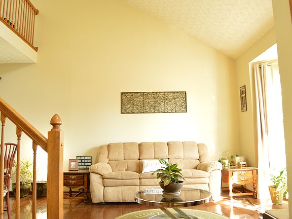 4th image of 8692 Kingsley Dr