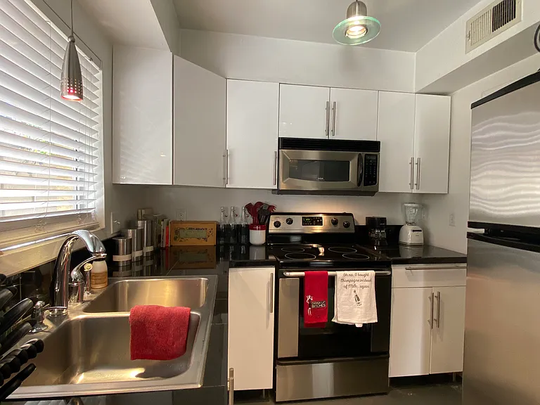6925 E 4th St #2 — Photo 18