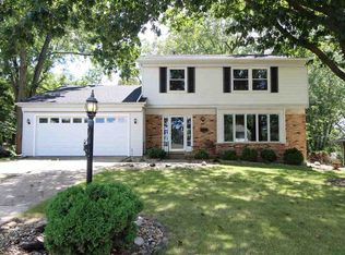 2206 W Riviera Dr, Peoria, IL 61614