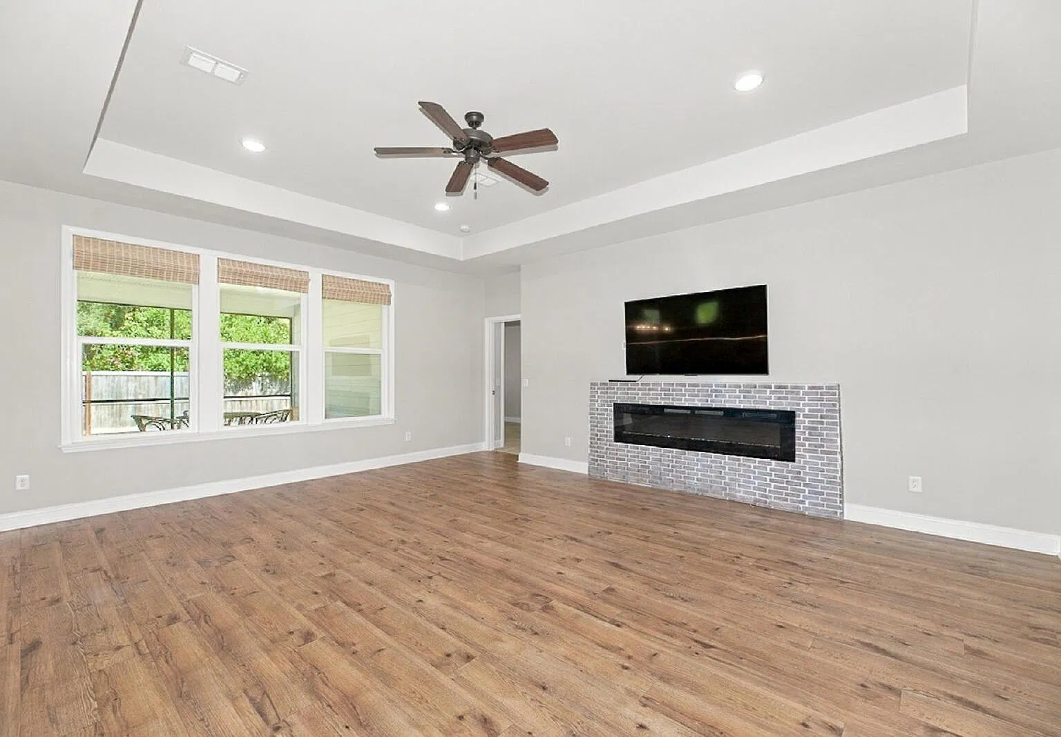 3 bed, 2.5 bath, 2172 sqft, $3,300 — Photo 4