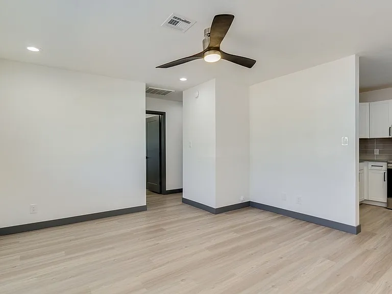 3101 N 69th Pl #1 — Photo 3