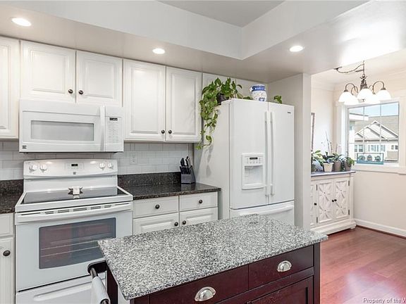 3rd image of 208 Genoa Dr #17