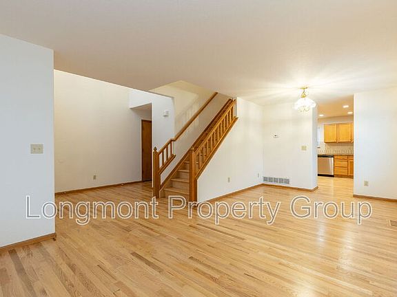 4th image of 709 Clarendon Dr