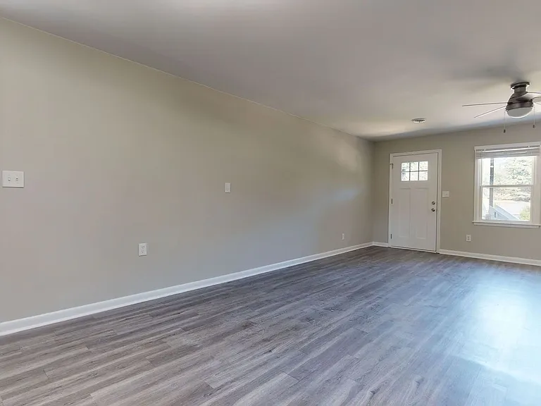1806 Midwood Dr — Photo 8