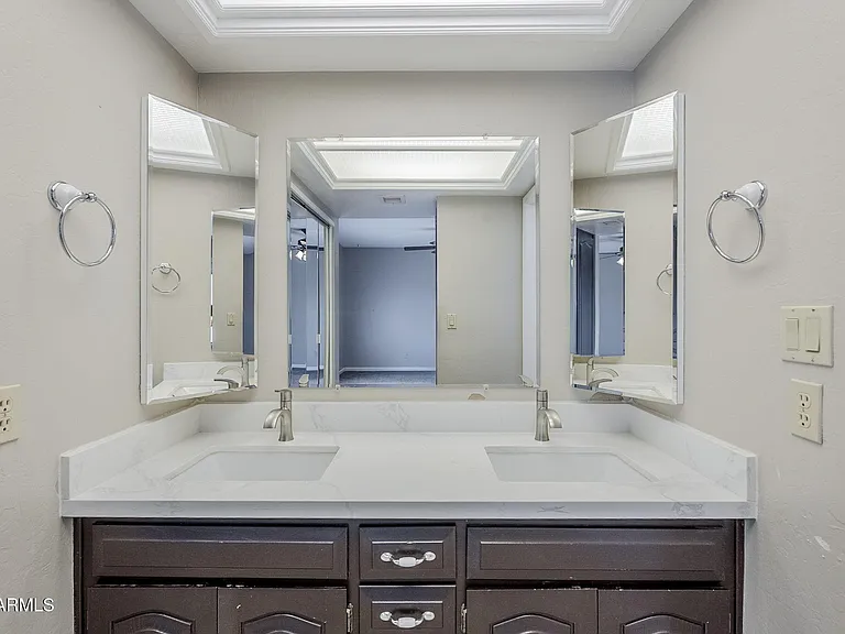 7707 S Kenwood Ln — Photo 35