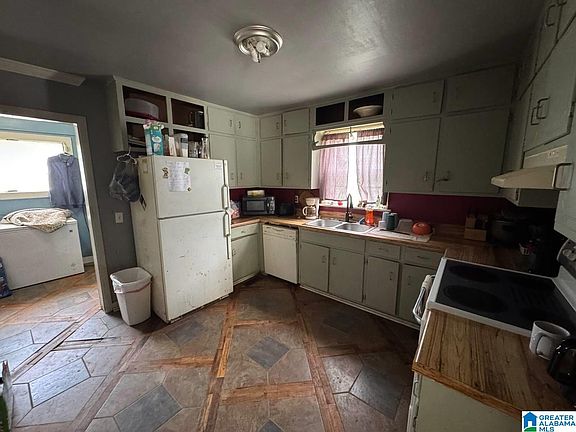 5th image of 555 5th St NW