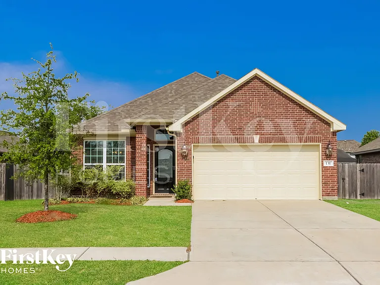 131 Brazos Dr — Photo 1