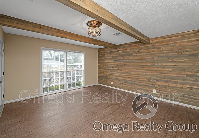 1265 Adell St — Photo 11