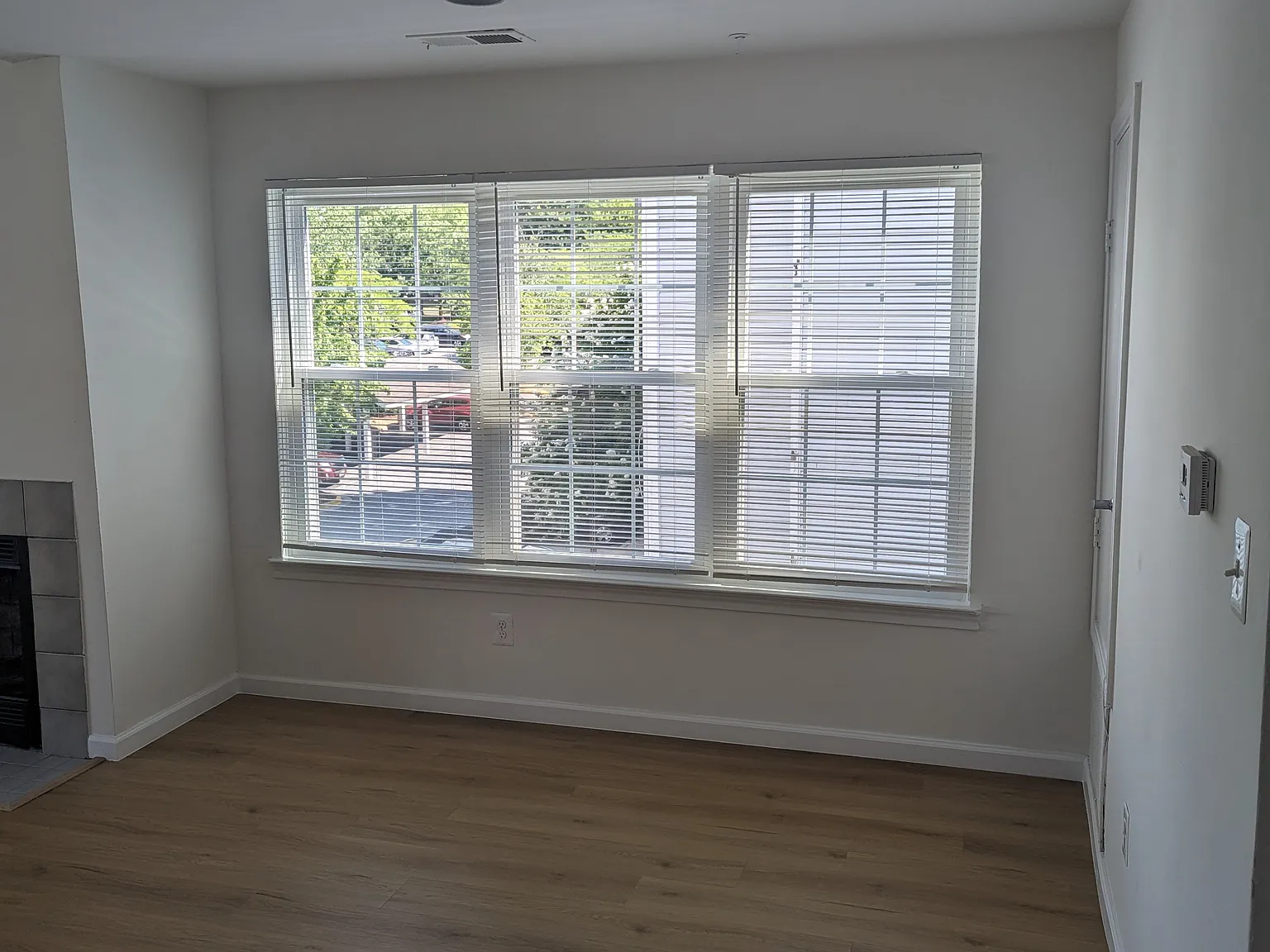 2 bed, 914 sqft, $2,200 — Photo 2