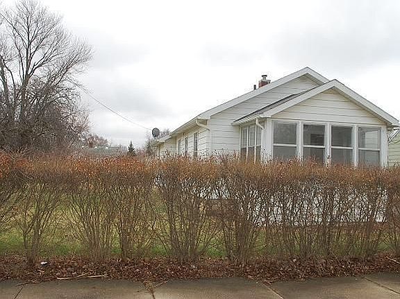 3rd image of 3217 Clairmont St