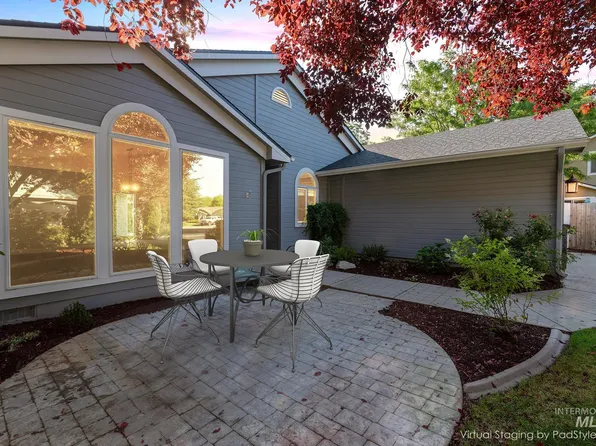 6500 W Outlook Dr, Boise, ID 83714