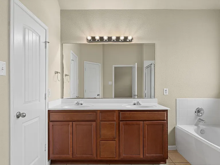 26350 Longview Creek Dr — Photo 14