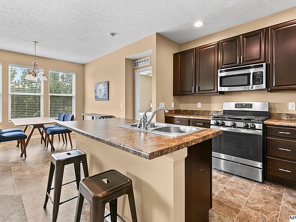 5th image of 17611 Sahler St
