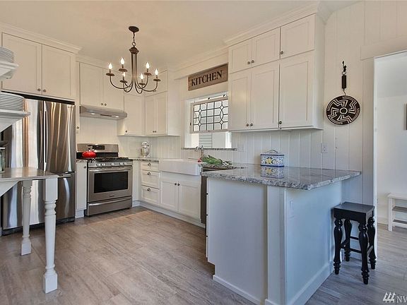 2nd image of 101 NE 7th St