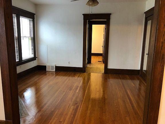 5th image of 261 E 6th St #C