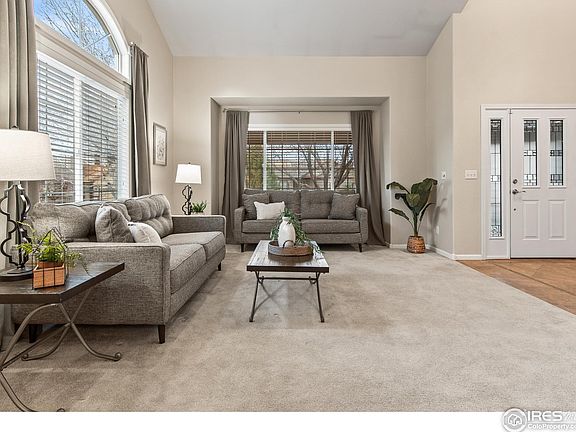 5th image of 535 Marcellina Dr