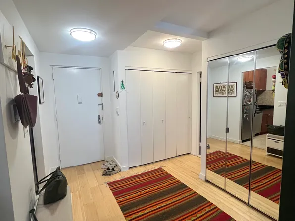 280 Rector Place image 5 of 13