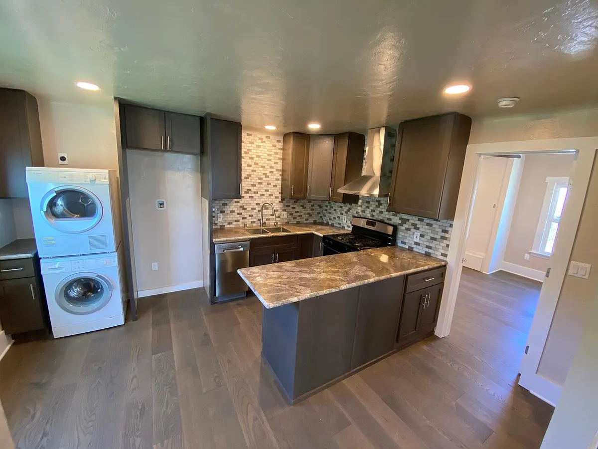 Building Photo - 13849 McClure Ave #49