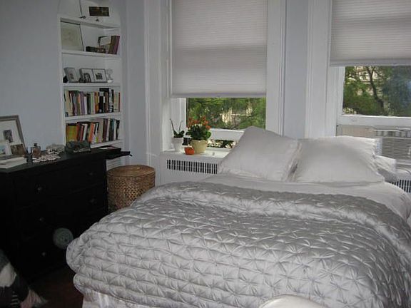 2nd image of 17 W 76th St APT 3B