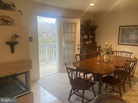 4th image of 1200 Braken Ave