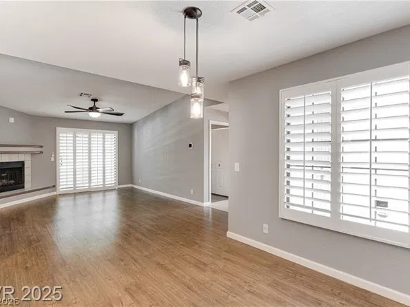 2629 S Durango Dr APT 202, Las Vegas, NV 89117