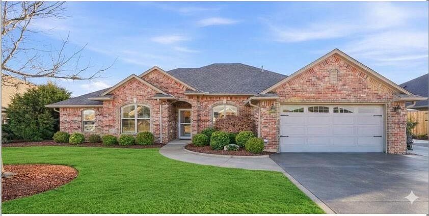 1st image of 912 Stephanie Ln