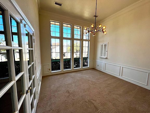 5th image of 3637 Bluegrass Dr