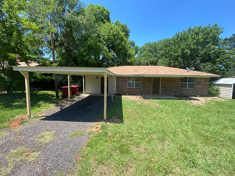 2298 FM 852 — Photo 1