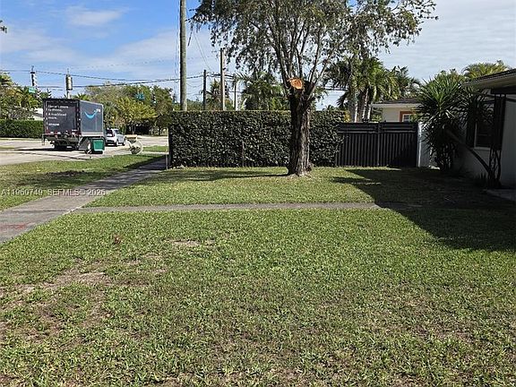 2nd image of 6710 SW 48th St