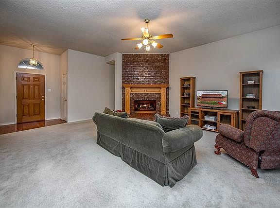 5th image of 312 Ambrose Dr