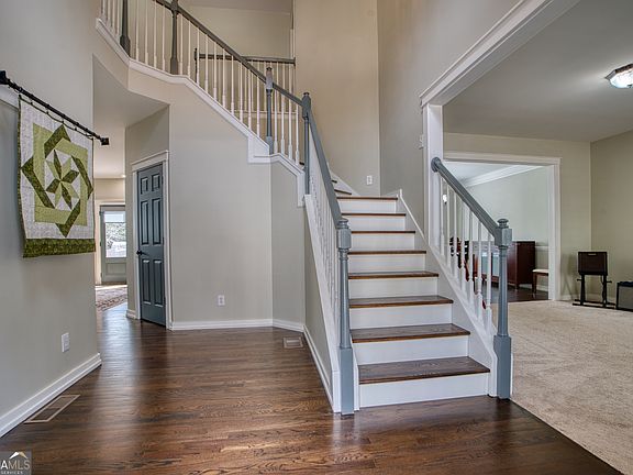 3rd image of 23 Gables Dr SE