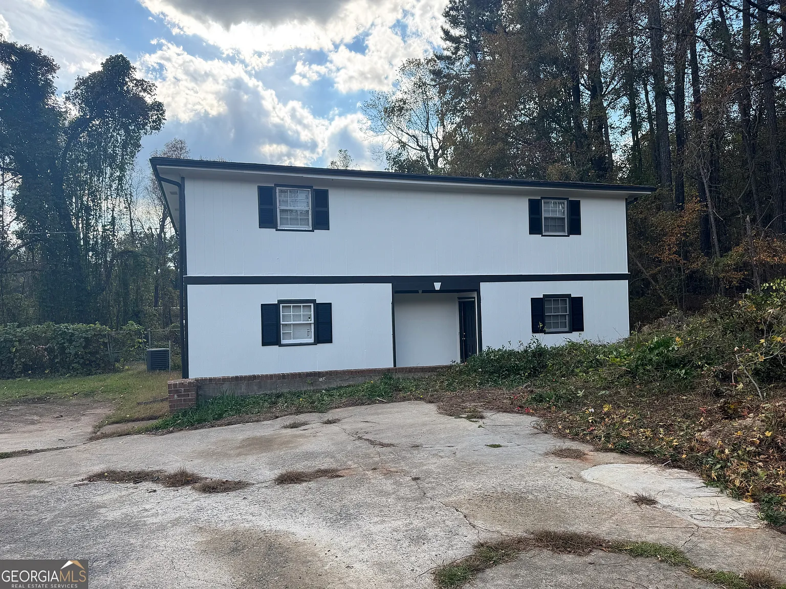 2 bed, 1.5 bath, 1224 sqft, $1,200 — Photo 1