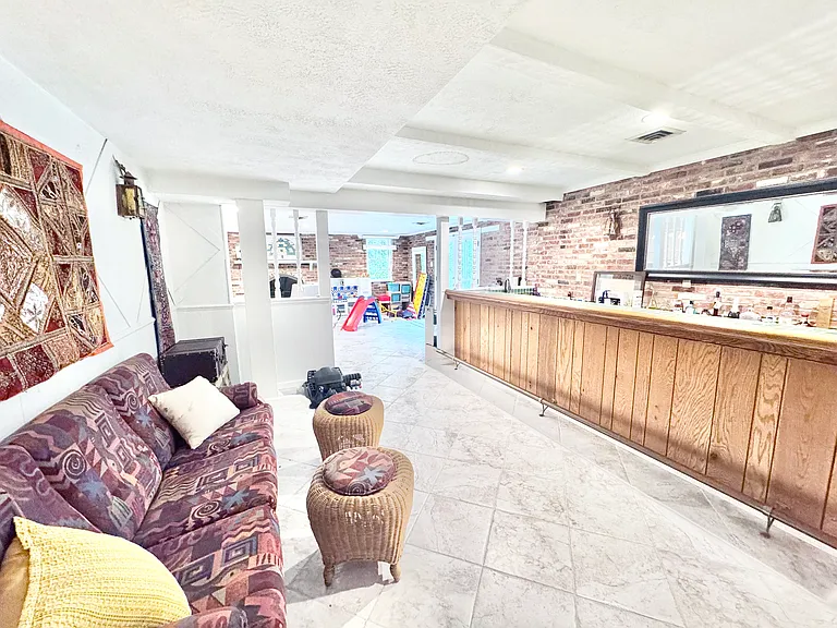 1430 Carrington Ln — Photo 31