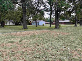 507 S 6th St, Burlington, KS 66839