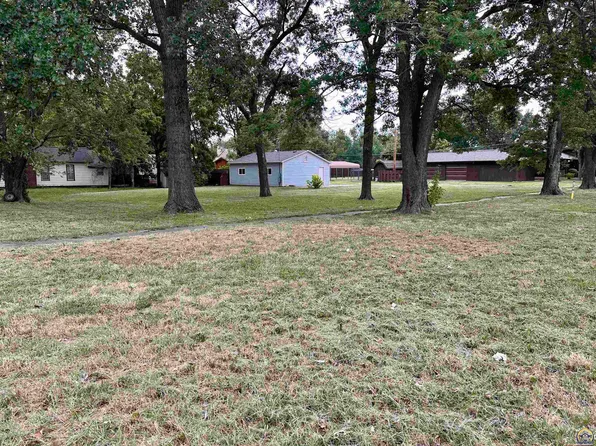 507 S 6th St, Burlington, KS 66839