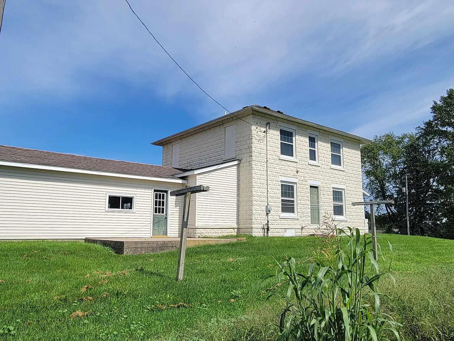 4 bed, 1900 sqft, $1,850 — Photo 4