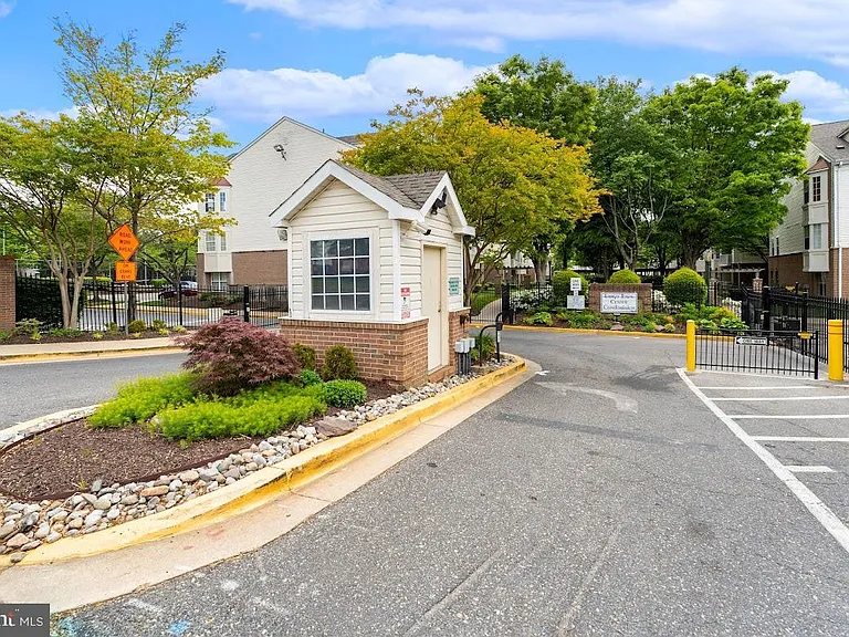 8921 Town Center Cir #5-305 — Photo 26