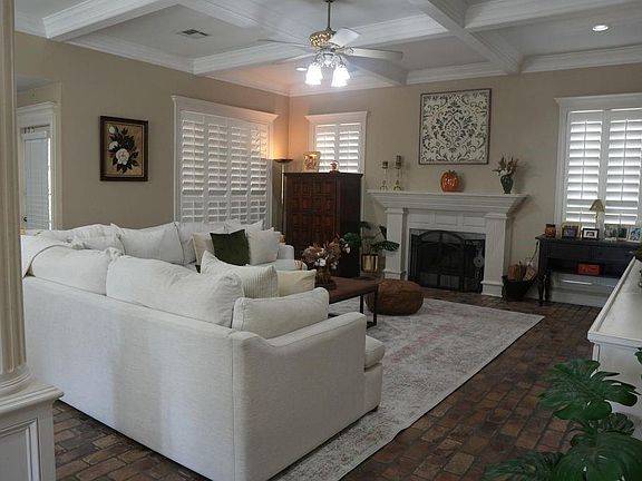 5th image of 174 Sugarwood Blvd