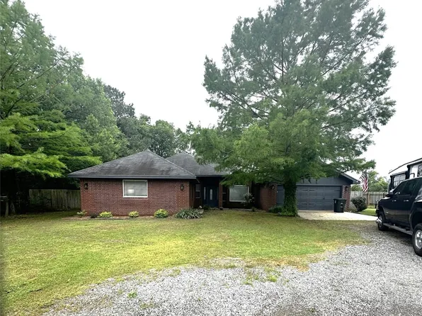 205 Ury Rd, Caddo, OK 74729